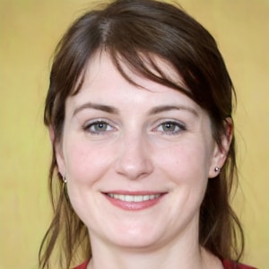 Sarah Martinez, Customer Experience Manager